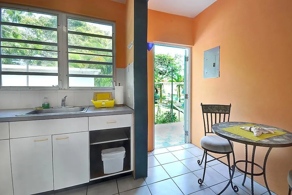 Esperanza Acacia Guesthouse בית הארחה