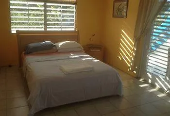 בית הארחה Esperanza Acacia Guesthouse