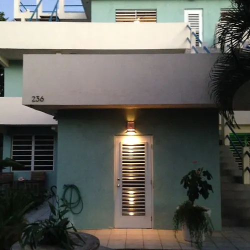 Esperanza Acacia Guesthouse בית הארחה