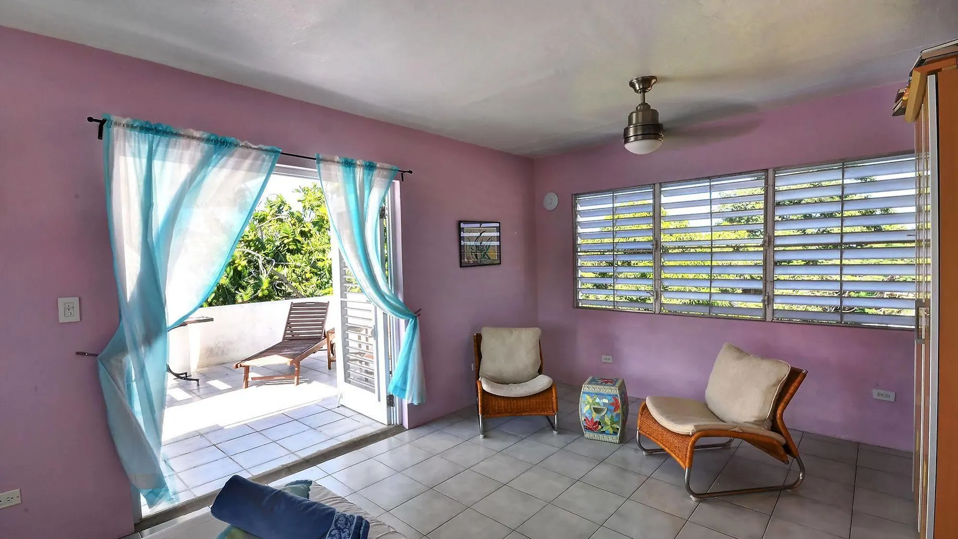 Esperanza Acacia Guesthouse בית הארחה