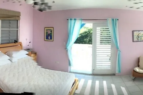 Acacia Guesthouse Esperanza